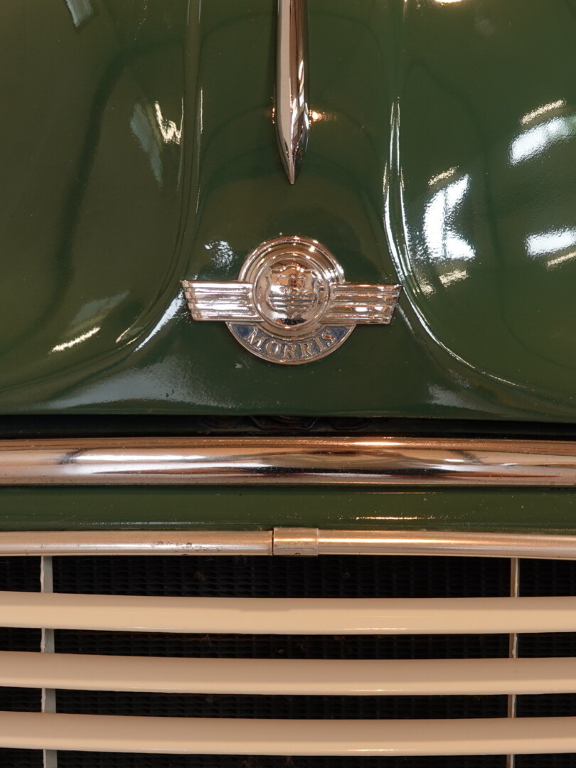 Morris 1000, detalje af emblem på motorhjelmen